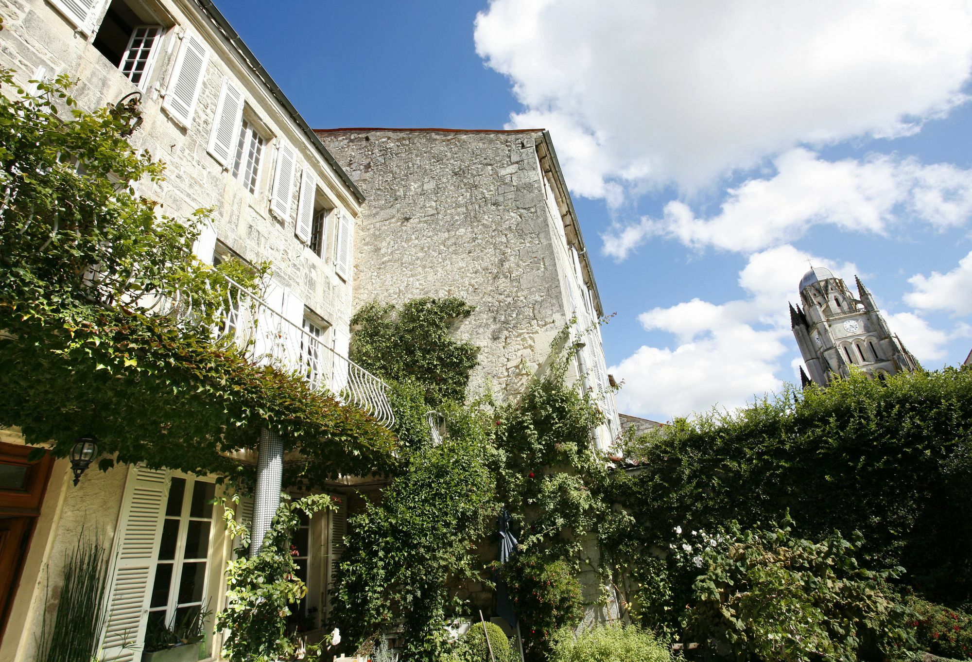 La Porte Rouge Chambres Dhotes Saintes Exterior photo